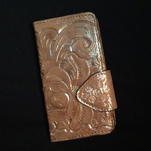 Authentic Patricia Nash IPhone cash.